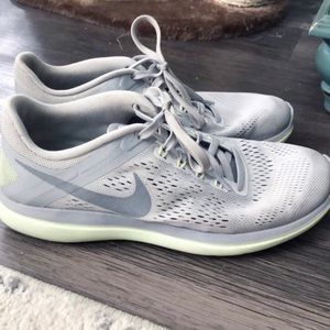 Nike Flex Run Women’s Size 8